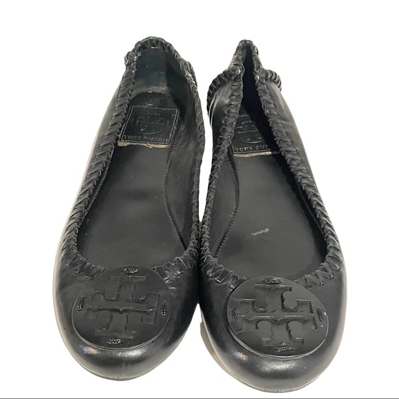 Tory Burch 6.5 Medallion Black Leather Rubber Sole Flats - Picture 3 of 7